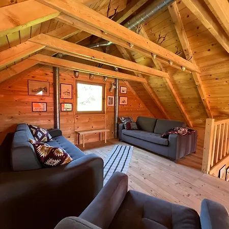 Wood Hillside Retreat Prázdninový dům *